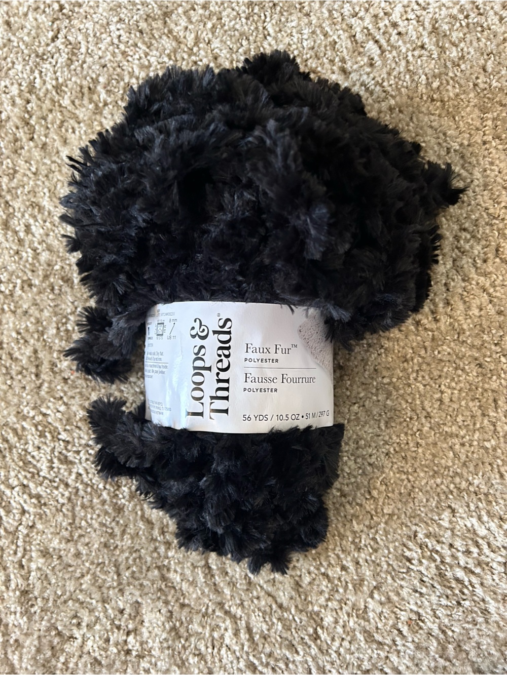 Loops & Threads Faux Fur Polyester Yarn - Black